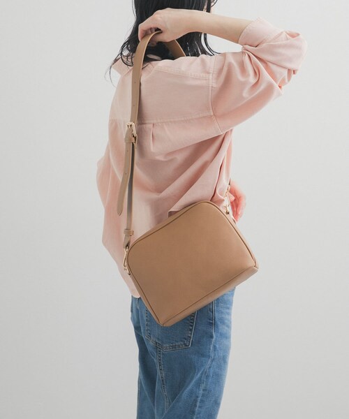 URBAN RESEARCH DOORS(アーバンリサーチドアーズ)の「2WAYスクエアショルダーバッグ(ショルダーバッグ・レディース・BLACK/PEACHBEIGE・One)」の15枚目の写真