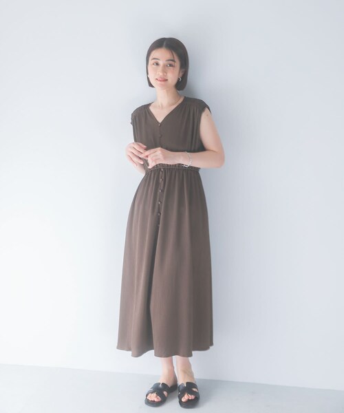 URBAN RESEARCH ROSSO（アーバンリサーチロッソ）の「楊柳サテンウエストマークワンピース（ワンピース・レディース・OFF WHITE/BROWN/NAVY・Free）」の18枚目の写真