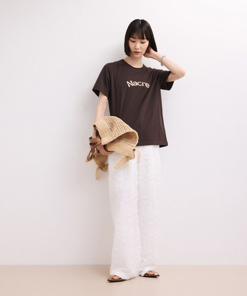 ADAM ET ROPE'(アダムエロペ)の「【WEB限定】クリーンタッチコットン刺しゅうロゴT(Tシャツ/カットソー・レディース・ホワイト/ダークブラウン/ネイビー/ピンク系・F)」の10枚目の写真