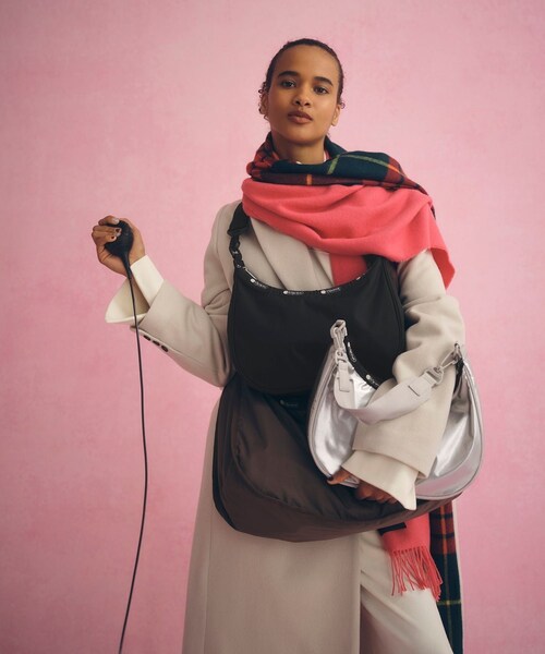 ADAM ET ROPE'（アダムエロペ）の「【LeSportsac for ADAM ET ROPE'】 PH N/S CONV HOBO (SHINE)（ショルダーバッグ・レディース・シルバー・F）」の20枚目の写真