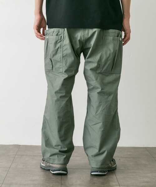 URBAN RESEARCH DOORS(アーバンリサーチドアーズ)の「SASSAFRAS Overgrown Pants(その他パンツ・メンズ・Black/Gray・S/M/L)」の22枚目の写真