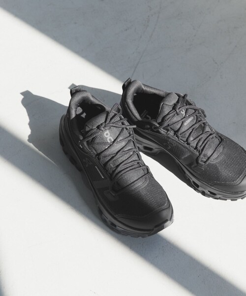 URBAN RESEARCH DOORS(アーバンリサーチドアーズ)の「On CLOUD ROCK LOW WP(スニーカー・レディース・BLK/BLK・23.5/24/24.5/25/25.5)」の1枚目の写真
