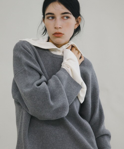 LAATO(ラート)の「crew neck soft knit(ニット/セーター・レディース・バター/ネズミ・Free)」の3枚目の写真