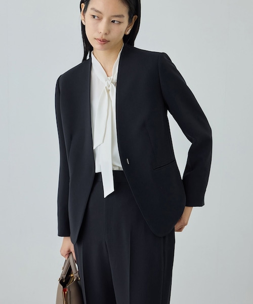 ROPE'（ロペ）の「トリアセダブルクロス Ｖネックジャケット/イージーケア・セットアップ対応・26SS（ノーカラージャケット・レディース・ベージュ/ネイビー・36/38/40）」の15枚目の写真