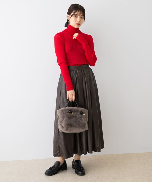 URBAN RESEARCH ROSSO（アーバンリサーチロッソ）の「F by ROSSO　ウォッシャブルシアーリブタートルニット（ニット/セーター・レディース・L/GRAY/RED/BLACK/BROWN・Free）」の21枚目の写真