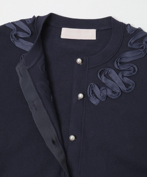 URBAN RESEARCH ROSSO（アーバンリサーチロッソ）の「MARILYN MOON　EMBROIDERY KNIT CARDIGAN（カーディガン/ボレロ・レディース・CREAM/NAVY・Free）」の7枚目の写真