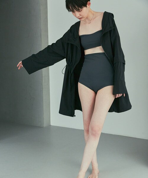 URBAN RESEARCH（アーバンリサーチ）の「『UVカット』Swim URBAN RESEARCH　スイム2WAYラッシュガードパーカー（水着・メンズ・WHITE/BLACK・FREE）」の21枚目の写真