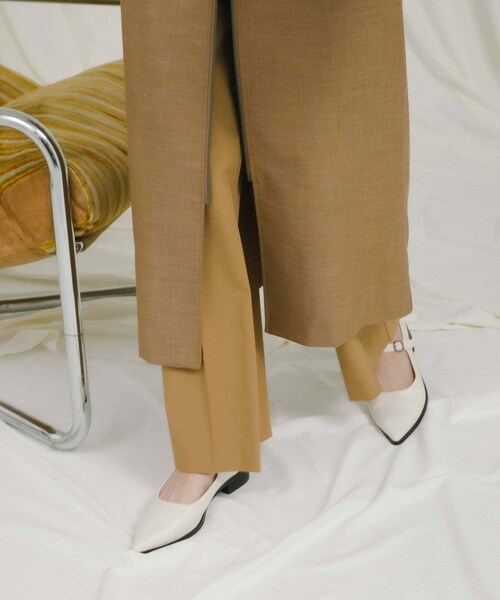 URBAN RESEARCH ROSSO（アーバンリサーチロッソ）の「MOHI　ストラップフラットシューズ（パンプス・レディース・MARRON/OFFWHITE・36/37/38）」の5枚目の写真
