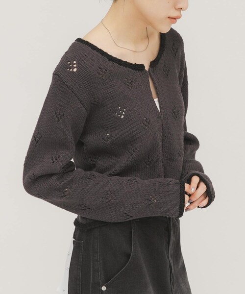 KBF（ケイビーエフ）の「アイレットコンパクトカーディガン（カーディガン/ボレロ・レディース・IVORY/CHARCOAL・One）」の3枚目の写真