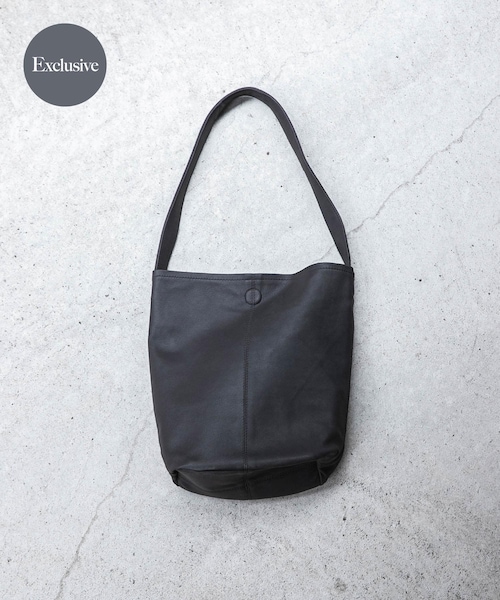 URBAN RESEARCH（アーバンリサーチ）の「『別注』Morphee×URBS　CYLINDER S（トートバッグ・メンズ・NAPPA CHL・S）」の2枚目の写真