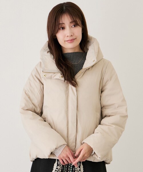 Jayro(ジャイロ)の「ナイロンマイクロタフタフード付きショートダウン(ダウンジャケット/コート・レディース・ブラック/ホワイト系/ベージュ系・M)」の21枚目の写真
