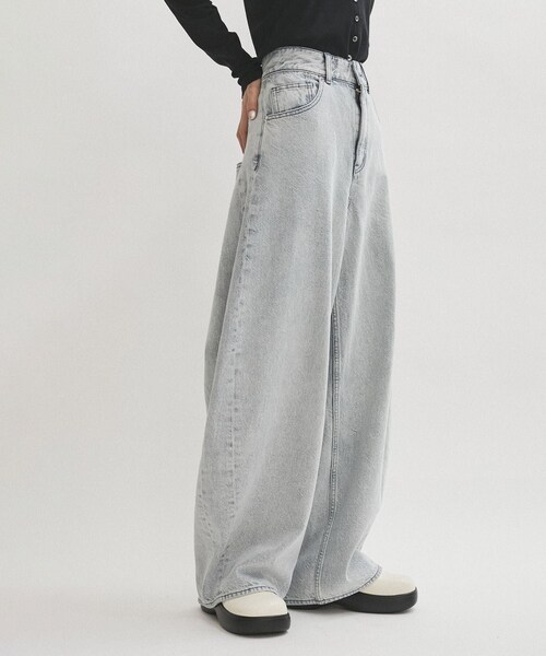 ADAM ET ROPE'（アダムエロペ）の「【サステナブル】バックタックワイドデニム（デニムパンツ・レディース・ブルー/サックス・36/38）」の18枚目の写真