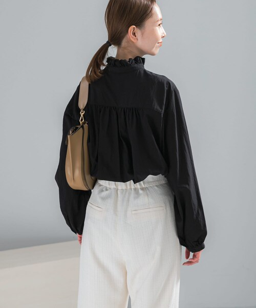 URBAN RESEARCH ROSSO（アーバンリサーチロッソ）の「『WEB限定』フリルスタンドカラーシャツ（シャツ/ブラウス・レディース・LIGHTBEIGE/BLACK/DOT・Free）」の20枚目の写真