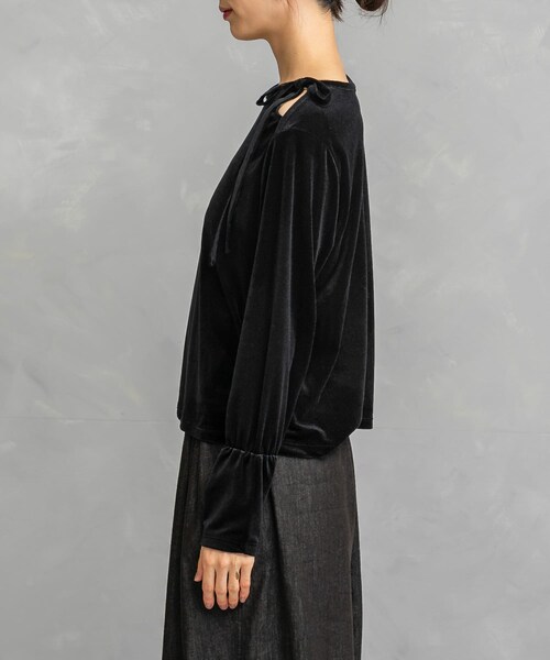 URBAN RESEARCH ROSSO（アーバンリサーチロッソ）の「シアーベロアスリットデザインカットソー（Tシャツ/カットソー・レディース・BLACK/GREIGE/L.MINT・FREE）」の8枚目の写真