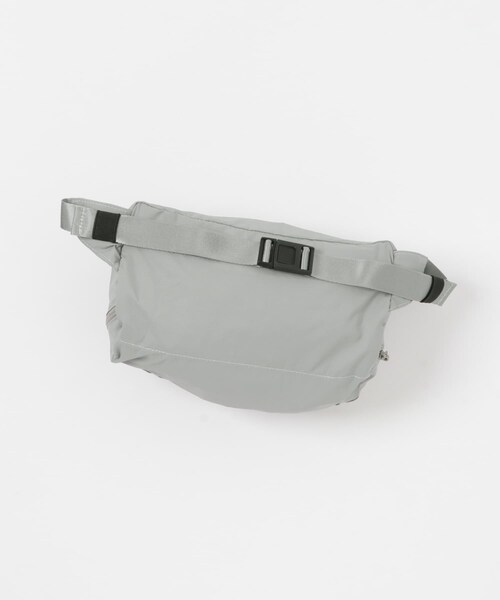 URBAN RESEARCH（アーバンリサーチ）の「DAIWA PIER39　Ws TRAVEL EX FANNY BAG（ボディバッグ/ウエストポーチ・メンズ・LT.GRAY・One）」の5枚目の写真