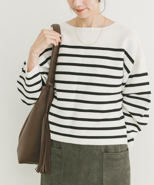 ITEMS URBANRESEARCH（アイテムズ アーバンリサーチ）の「バナナスリーブニット（ニット/セーター・レディース・OFF×BLK/RED/GRY/NVY×OFF・FREE）」の6枚目の写真