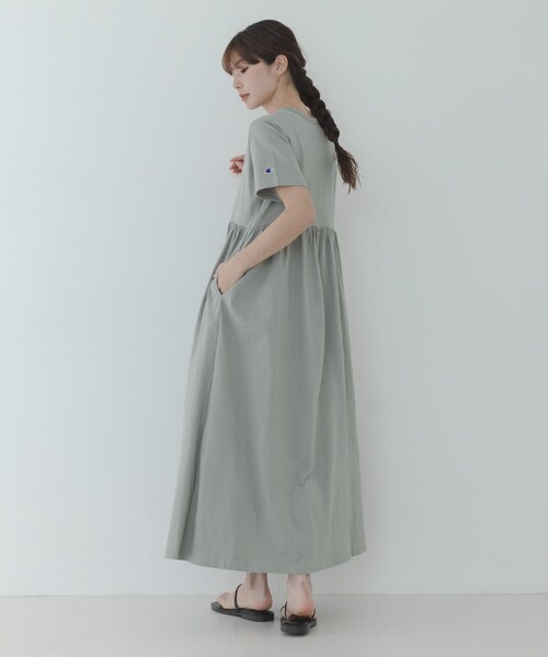 URBAN RESEARCH Sonny Label（アーバンリサーチサニーレーベル）の「『別注』CHAMPION×Sonny Label　ギャザーワンピース（ワンピース・レディース・ブラック/ネイビー/グリーン・Free）」の20枚目の写真