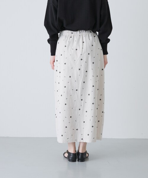 かぐれ（カグレ）の「ツバメ刺繍ラップスカート（スカート・レディース・IVORY/BLACK・Free）」の14枚目の写真