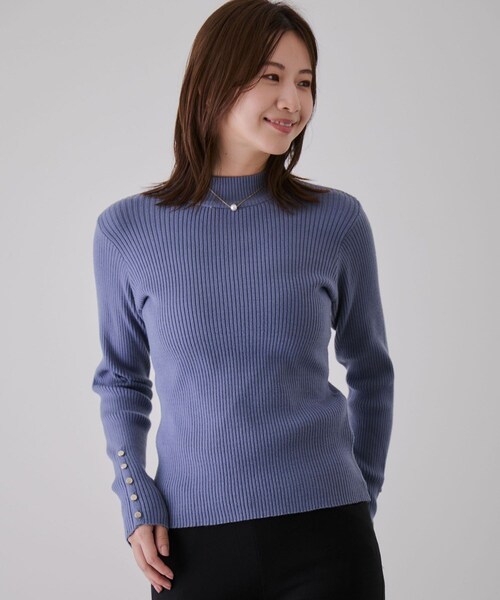 Jayro（ジャイロ）の「袖口ボタンタートルリブニットプルオーバー（ニット/セーター・レディース・ブラック/グレー/ライトグレー/ホワイト系/ブルー/ピンク/ワイン・M）」の13枚目の写真