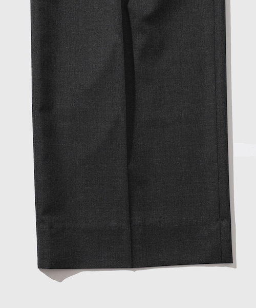 ADAM ET ROPE'(アダムエロペ)の「【AURALEE/オーラリー】ULTRA FINE TROPICAL WOOL TWO-TUCK SLACKS(スラックス・メンズ・チャコール/カーキ・3/4/5)」の12枚目の写真