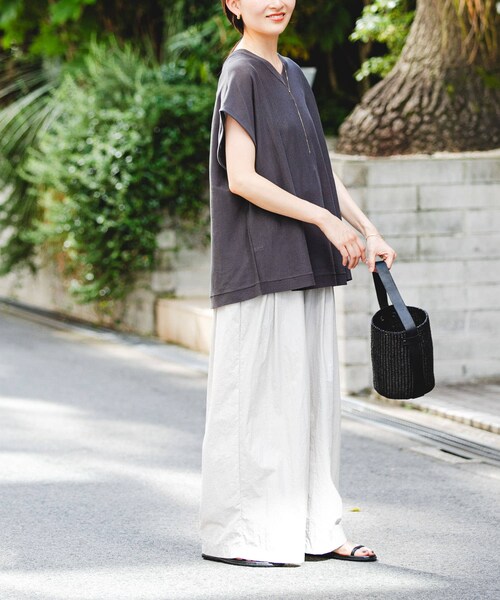 URBAN RESEARCH（アーバンリサーチ）の「『UVカット』2WAYフレンチスリーブニット（ニット/セーター・レディース・OFF/BEIGE/CHARCOAL/NAVY・FREE）」の15枚目の写真