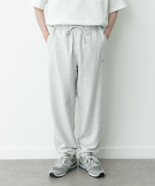 URBAN RESEARCH Sonny Label（アーバンリサーチサニーレーベル）の「NEW BALANCE　スウェットジョガーパンツ（スウェットパンツ・メンズ・アッシュヘザー/ブラック・M/L）」の2枚目の写真