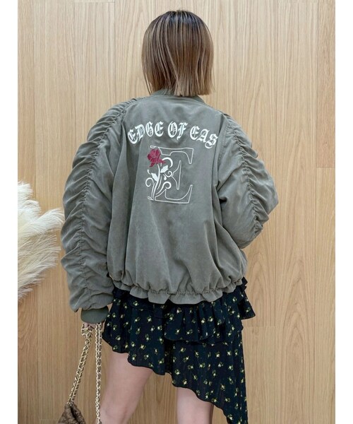 EVRIS（エヴリス）の「ボリュームギャザーショートMA-1（MA-1・レディース・ホワイト/ブラック/カーキ・F）」の6枚目の写真