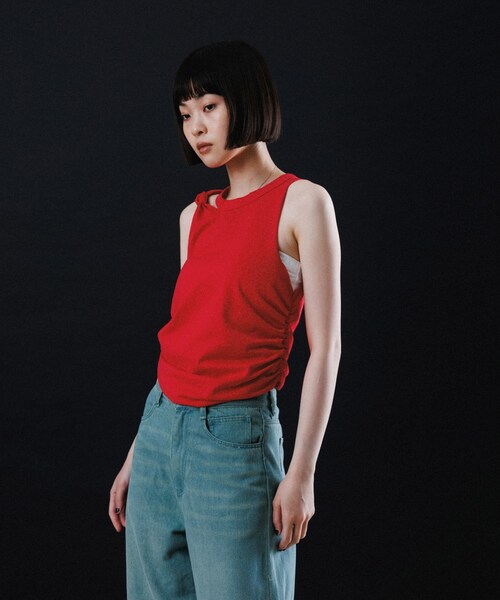 ADAM ET ROPE'(アダムエロペ)の「NO-SLEEVE KNOT DEZIGN TOPS(タンクトップ・レディース・ブラック/ライトグレー/レッド・38/40)」の5枚目の写真