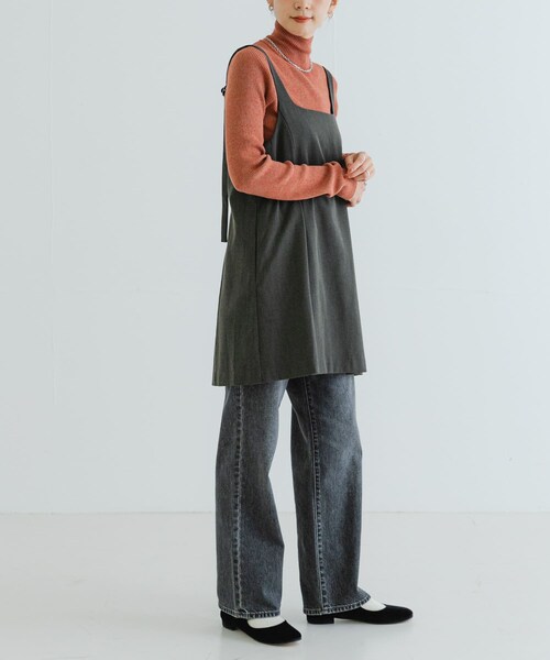 URBAN RESEARCH（アーバンリサーチ）の「スクエアネックミニジャンパーワンピース（ワンピース・レディース・BLACK/CHARCOAL・FREE）」の20枚目の写真