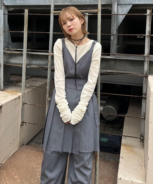KBF（ケイビーエフ）の「プリーツスカートSETサロペット（サロペット/オーバーオール・レディース・GRAY/BEIGE・36/38）」の4枚目の写真