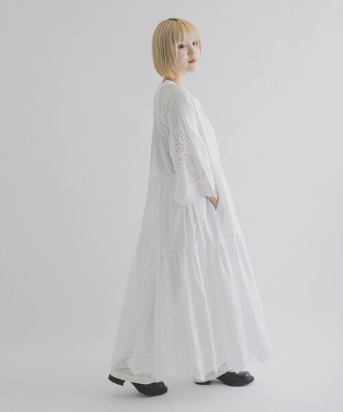 THE GOODLAND MARKET（ザグッドランドマーケット）の「FANAKA　ティアードドレス（ワンピース・レディース・WHITE/BLACK/BLUE・Free）」の10枚目の写真