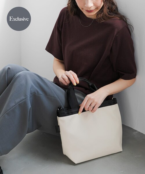 URBAN RESEARCH DOORS(アーバンリサーチドアーズ)の「『別注』DRIFTER×DOORS 2WAY BAG(ハンドバッグ・レディース・BLACK/IVORY/CEMENT・One)」の1枚目の写真