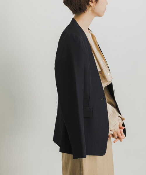 URBAN RESEARCH（アーバンリサーチ）の「ノーカラージャケット（ノーカラージャケット・レディース・BEIGE/NAVY・36/38）」の14枚目の写真