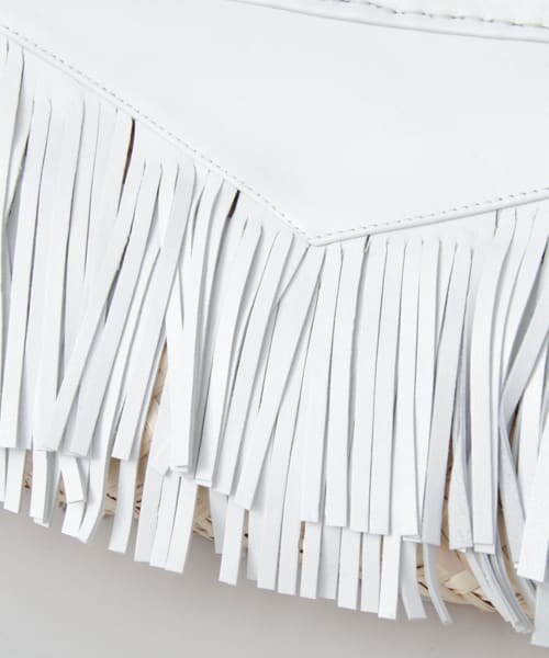 URBAN RESEARCH（アーバンリサーチ）の「Shuku-ran　フリンジクラッチ（クラッチバッグ・レディース・WHITE/BROWN・-）」の7枚目の写真