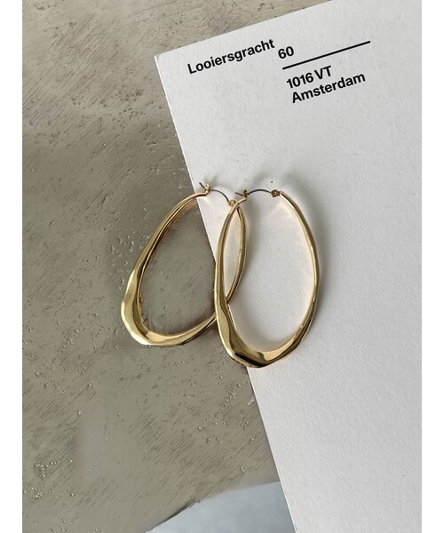 Ungrid（アングリッド）の「ビッグフープピアス（ピアス（両耳用）・レディース・シルバー/ゴールド・F）」の4枚目の写真