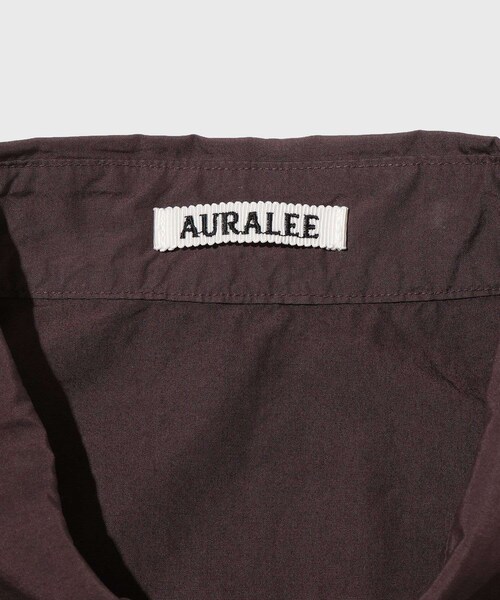 ADAM ET ROPE'(アダムエロペ)の「【AURALEE/オーラリー】GARMENT-DYED FINX SHUTTLE WEATHER SHIRT(シャツ/ブラウス・メンズ・ホワイト/ダークブラウン・3/4)」の11枚目の写真