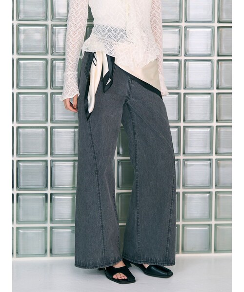 LAGUNAMOON（ラグナムーン）の「パッチポケットセミワイドデニムパンツ（デニムパンツ・レディース・ブラック/ブルー/アイスブルー・S/M）」の2枚目の写真