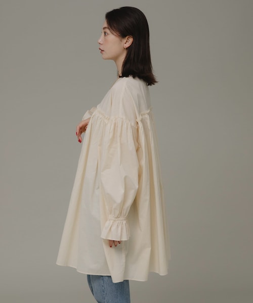 URBAN RESEARCH Sonny Label（アーバンリサーチサニーレーベル）の「コットンギャザーチュニック（チュニック・レディース・クリーム/ブラック/ブルー・FREE）」の8枚目の写真