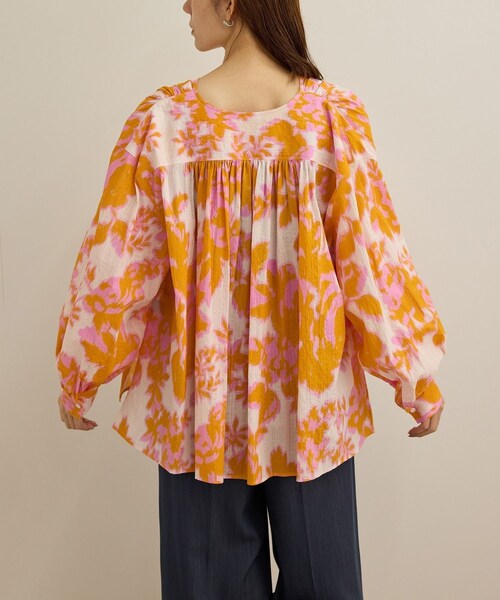ROPE'（ロペ）の「【DEVEAUX（デヴォー）】別注ボカシフラワーボリュームスリーブブラウス/洗える（シャツ/ブラウス・レディース・ブラウン系/オレンジ系・F）」の17枚目の写真