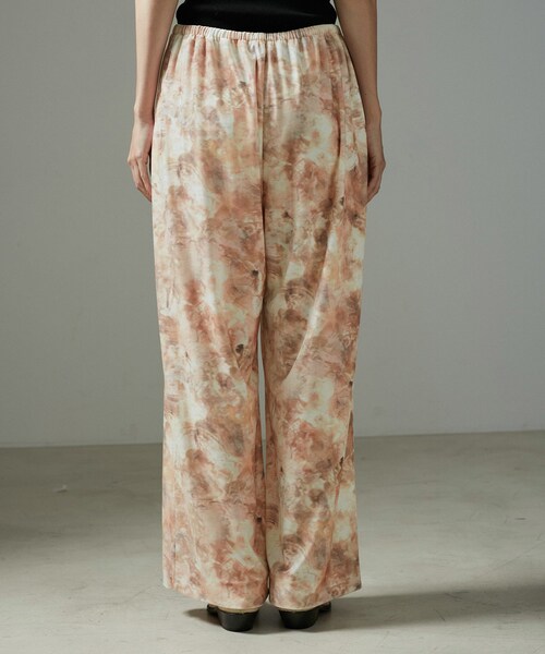 ADAM ET ROPE'（アダムエロペ）の「ストーンウッドプリントベロアパンツ（その他パンツ・レディース・ベージュ・M/S）」の11枚目の写真