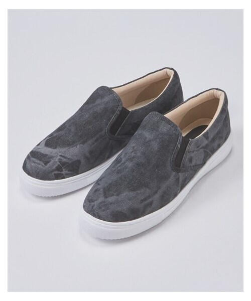 nissen（ニッセン）の「【ゆったり幅広】軽量スリッポンスニーカー（低反発中敷）（ワイズ４Ｅ）（スニーカー・メンズ・黒スウェット/グレースウェット/ネイビーデニム(スター柄)/ツイード/ピンクベージュ(刺しゅう)/レオパード(チュール)/ブラックレース/ホワイトレース/ベージュレース/ネイビーデニム(ペイズリー柄)/インディゴ/サックス/黒(タイダイ柄)/黒(コーデュロイ)/チャコールグレー(コーデュロイ)/ブラウン(チェック柄)/テラコッタ(チェック柄)/グリーン(型押し)/ブルーデニム(刺しゅう)/ラメシルバーパイソン(型押し)/グレーツイード/カーキ(コーデュロイ)/グレージュ(型押し)/パープル(ツイード調)・M=23.0~23.5cm/4E/L=24.0~24.5cm/4E/LL=25.0~25.5cm/4E/3L=26.0~26.5cm/4E）」の4枚目の写真