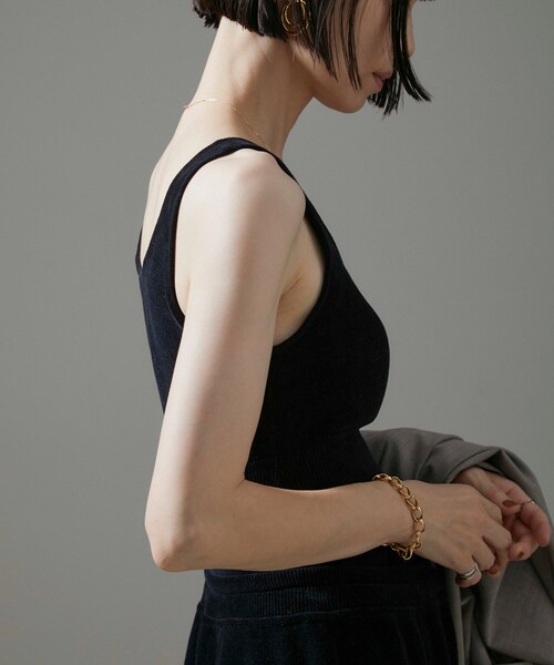ADAM ET ROPE'（アダムエロペ）の「ブラパッド付タンクトップ-CreamyCotton /クリーミーコットン-（タンクトップ・レディース・ベージュ/ブラック/オフホワイト・F）」の11枚目の写真