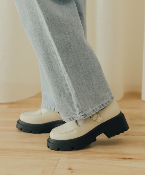 SENSE OF PLACE by URBAN RESEARCH（センスオブプレイスバイアーバンリサーチ）の「Tストラップボリュームソールシューズ（ドレスシューズ・レディース・BLACK/IVORY/D.BROWN・S/M/L）」の8枚目の写真