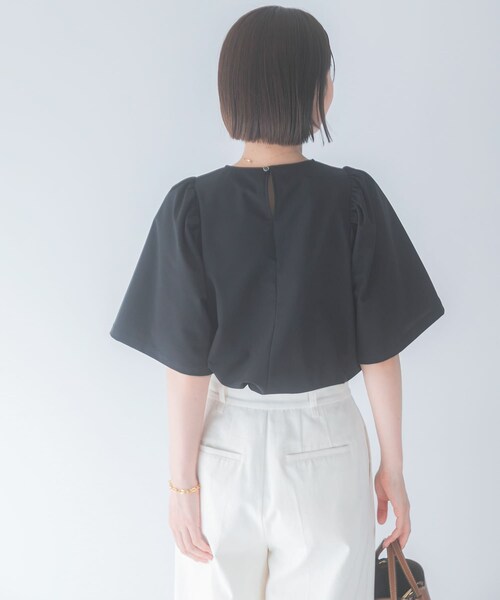 URBAN RESEARCH ROSSO（アーバンリサーチロッソ）の「吸水速乾フレアスリーブカットソー（Tシャツ/カットソー・レディース・OFF WHITE/BLACK/BROWN・Free）」の12枚目の写真