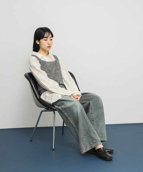 KBF（ケイビーエフ）の「センターステッチスクエアトゥスライドシューズ（その他シューズ・レディース・BLACK/CHARCOAL・36/37/38）」の6枚目の写真