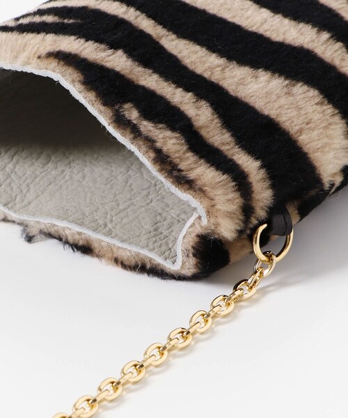 URBAN RESEARCH（アーバンリサーチ）の「CARUS　AURA FUR BAG（ショルダーバッグ・レディース・ZEBRA/BROWN/CAPPUCCINO/別注GRAGE・-）」の14枚目の写真