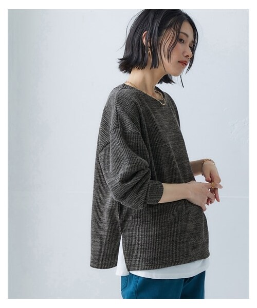 nissen（ニッセン）の「リブ見えカットソーサイドスリットプルオーバー＜大きいサイズ有＞（Tシャツ/カットソー・レディース・黒/ミルクベージュ/チャコールグレー杢/スモーキーミント/キャラメルブラウン・S/M/L/LL/3L/4L/5L/6L/8L/10L）」の5枚目の写真