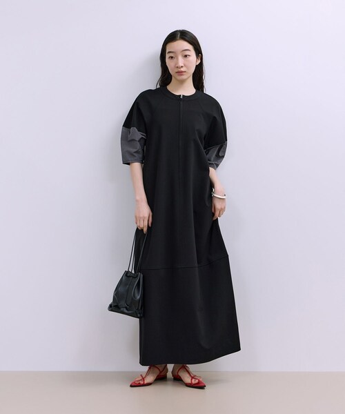 ADAM ET ROPE'(アダムエロペ)の「【WEB限定】ハーフZIPコクーンワンピース(ワンピース・レディース・ブラック/ダークブラウン/ネイビー・36/38)」の10枚目の写真
