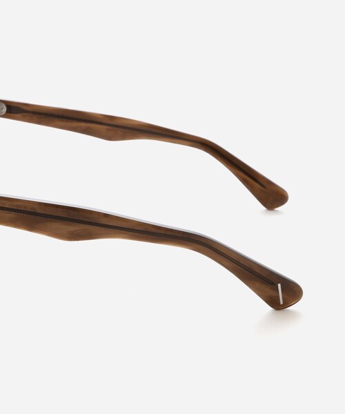 Saturdays NYC（サタデーズ ニューヨークシティ ）の「JULIUS TART OPTICAL x Saturdays NYC Seafare（サングラス・レディース・ブラック/オフホワイト/ダークブラウン・F）」の17枚目の写真