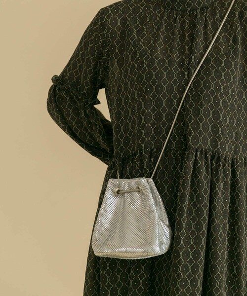 URBAN RESEARCH ROSSO（アーバンリサーチロッソ）の「メタルメッシュバッグ（ショルダーバッグ・レディース・SILVER・0）」の4枚目の写真